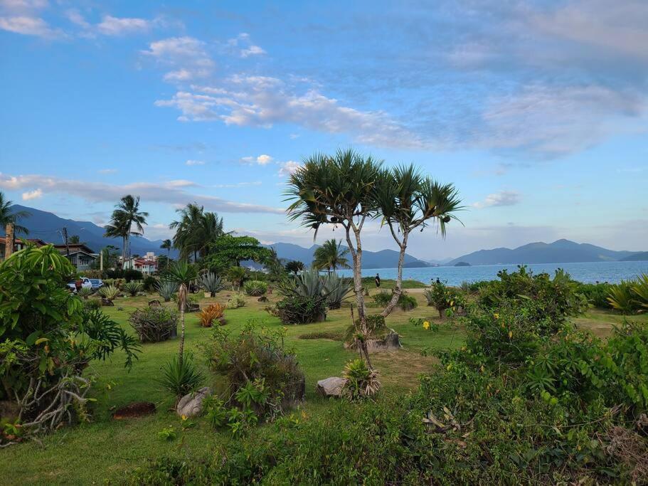 Linda Casa A 200M Da Praia Do Capricornio Caraguatatuba Bagian luar foto